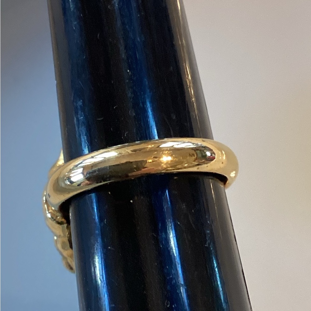 Vintage Trifari Hinged Ring - Picture 10 of 10